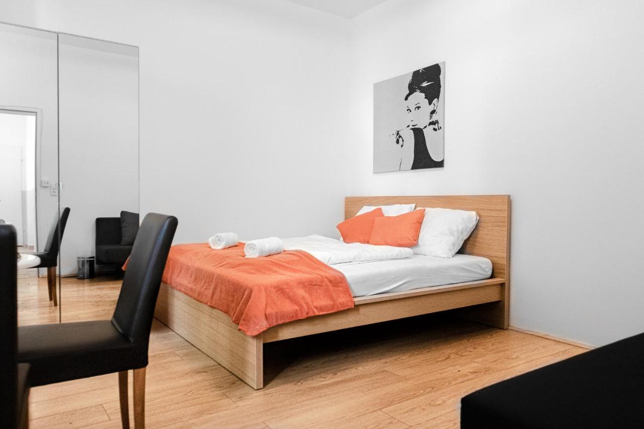 Delightful 2Br Shared Apartment - Ideal For Longstays Wien Eksteriør bilde