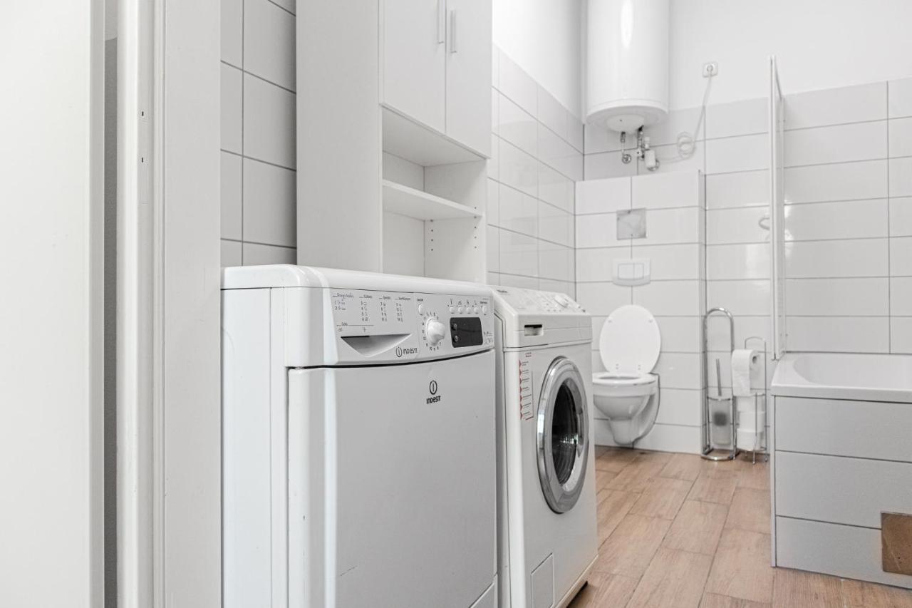 Delightful 2Br Shared Apartment - Ideal For Longstays Wien Eksteriør bilde