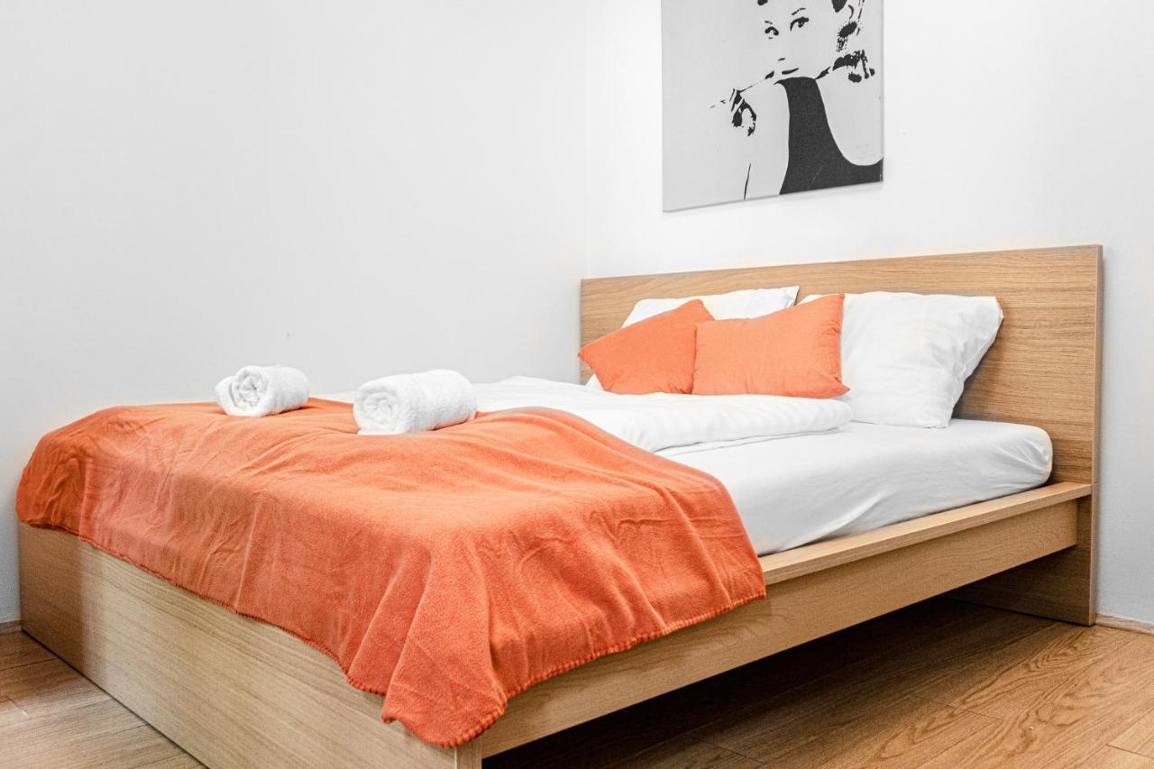 Delightful 2Br Shared Apartment - Ideal For Longstays Wien Eksteriør bilde