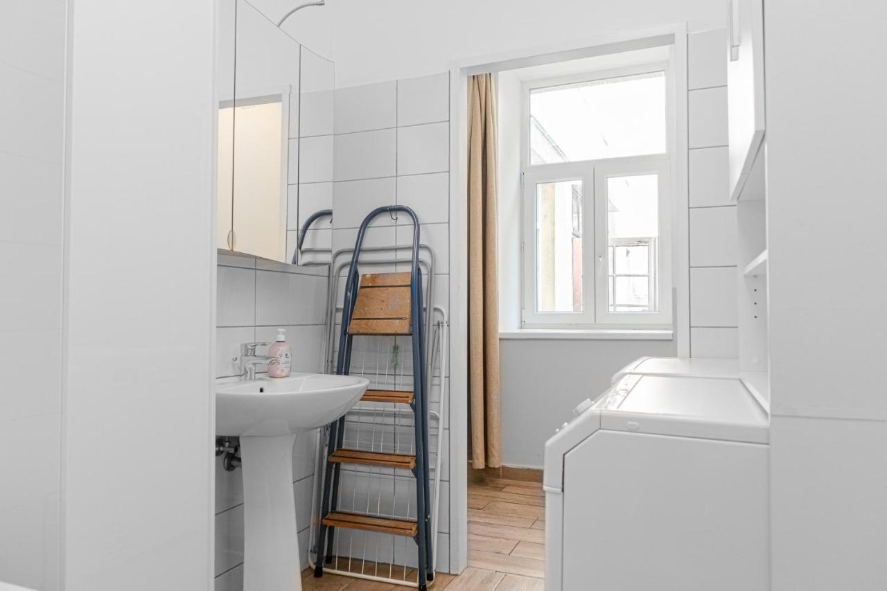 Delightful 2Br Shared Apartment - Ideal For Longstays Wien Eksteriør bilde