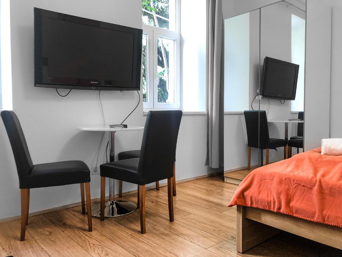 Delightful 2Br Shared Apartment - Ideal For Longstays Wien Eksteriør bilde